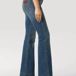 WOMEN'S RETRO PREMIUM HIGH RISE TROUSER JEAN IN SHELBY